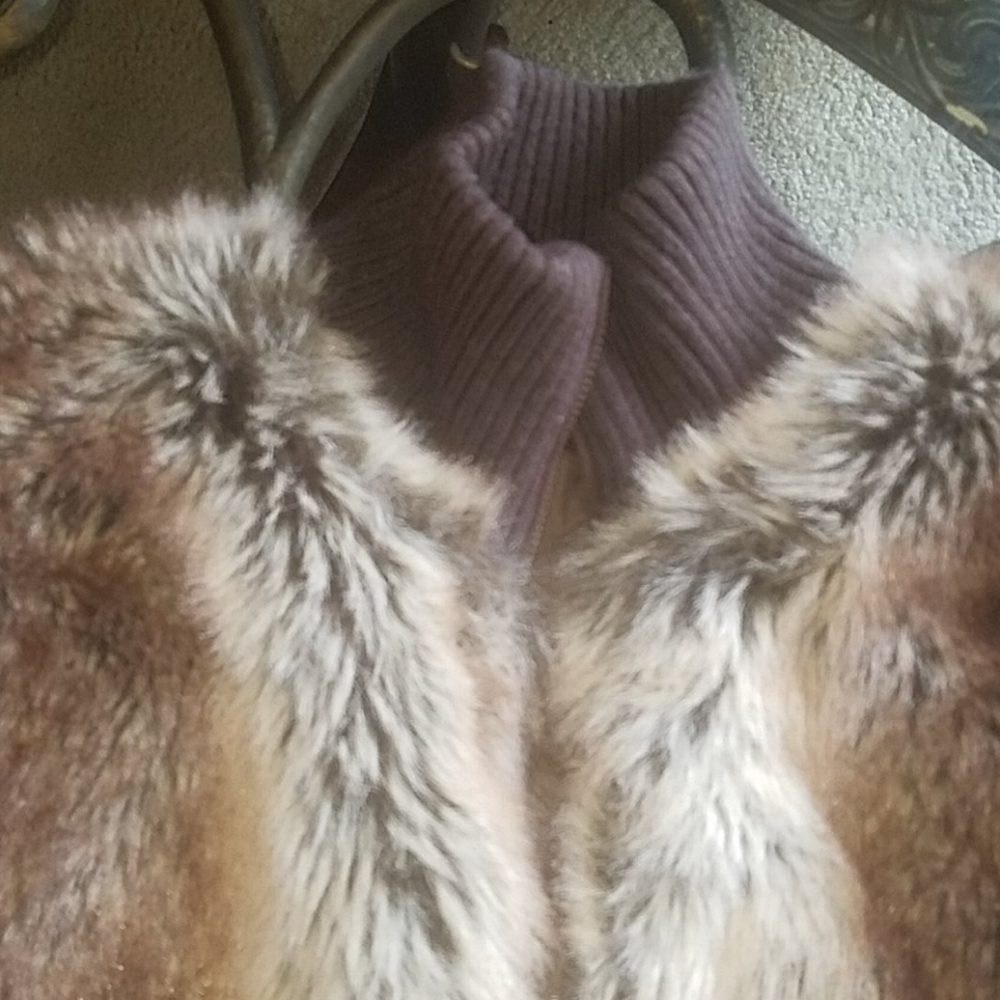 🎉Faux Fur Vest - Picture 3 of 7